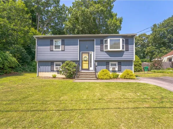 87 Wendell Rd, Warwick, RI 02888