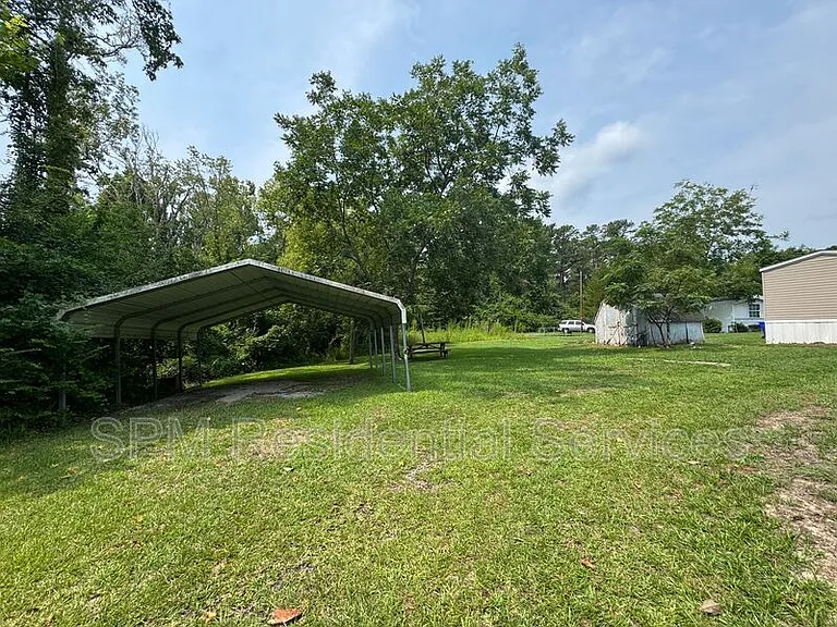 1227 Village Rd — Photo 19