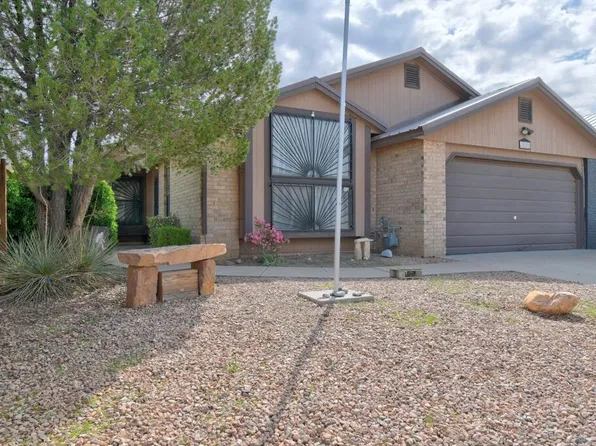 1094 Pandora Dr SW, Los Lunas, NM 87031
