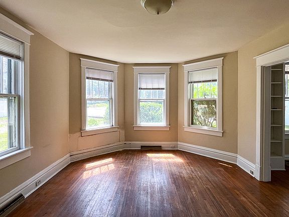 5th image of 2104 Hill St