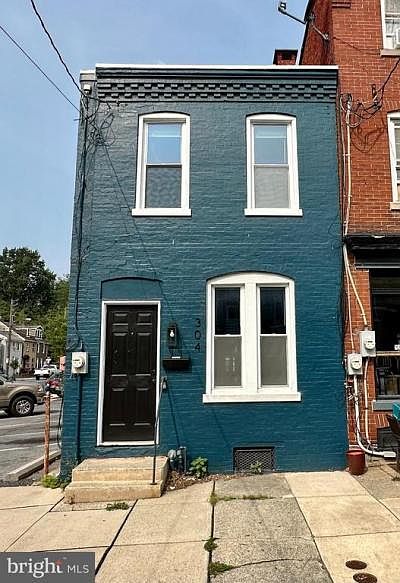1st image of 304 N Mulberry St