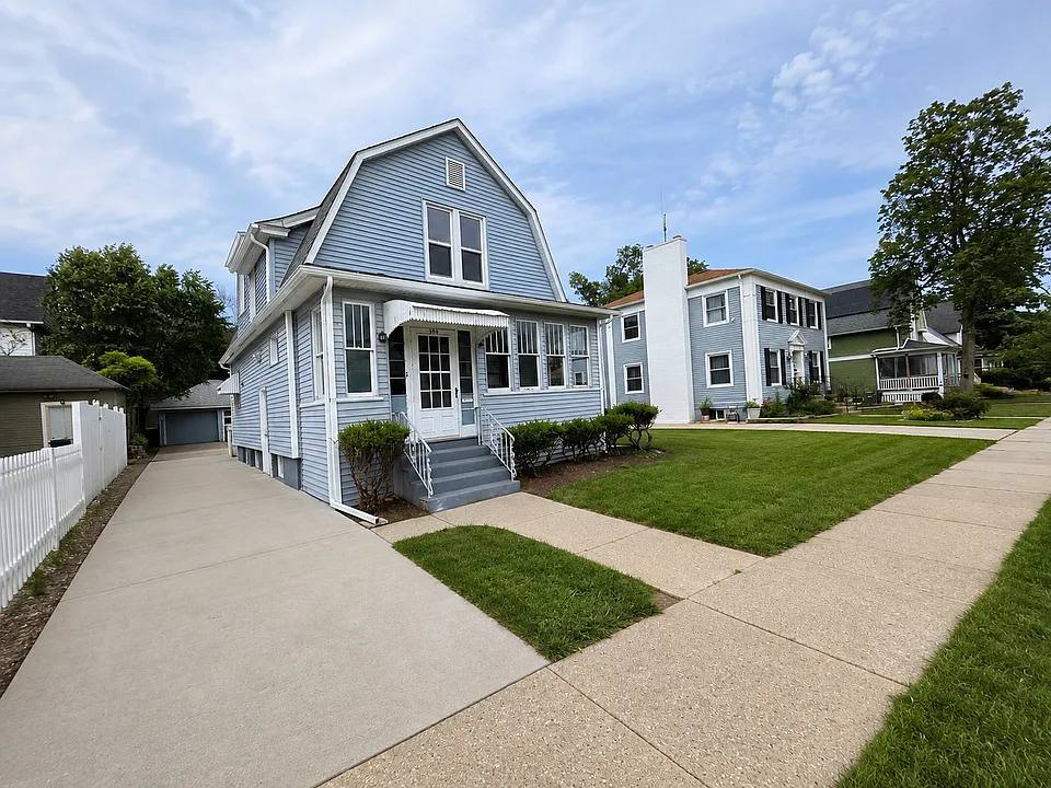 506 Barrett St