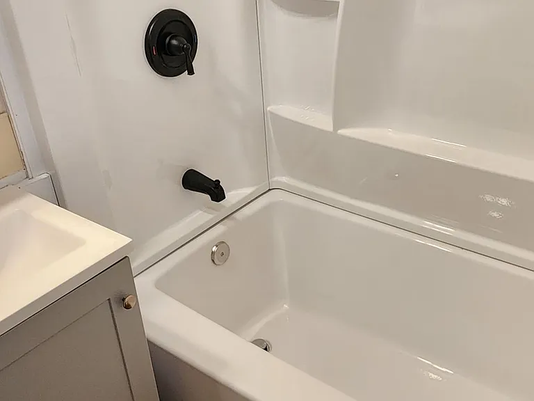 209 Woods Edge Ln — Photo 4