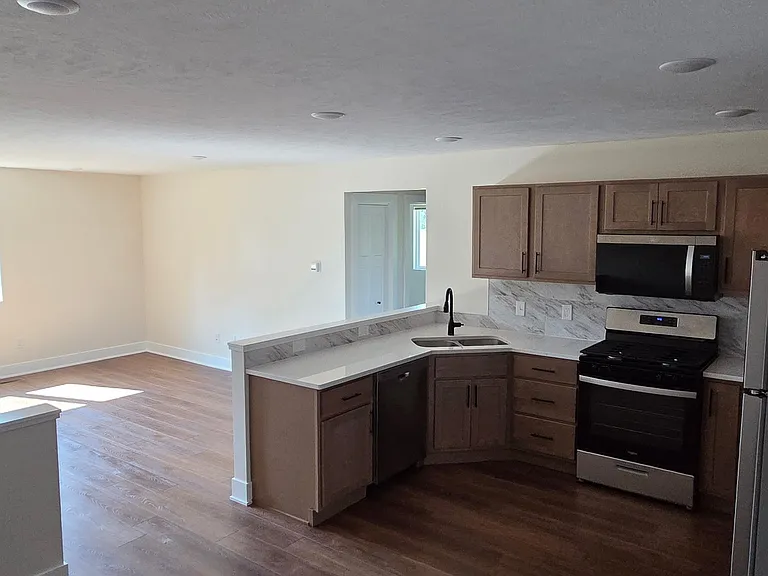 9021 Lake Michigan Dr #0 — Photo 16