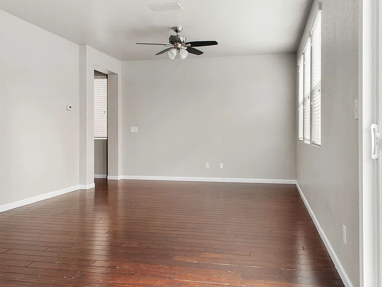 3249 Torrance Ave — Photo 5