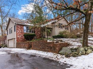 8 Bay Rd, Barrington, RI 02806