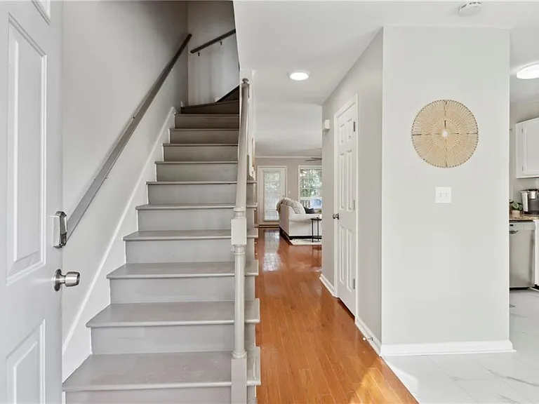 5212 Laurel Bridge Dr SE — Photo 5