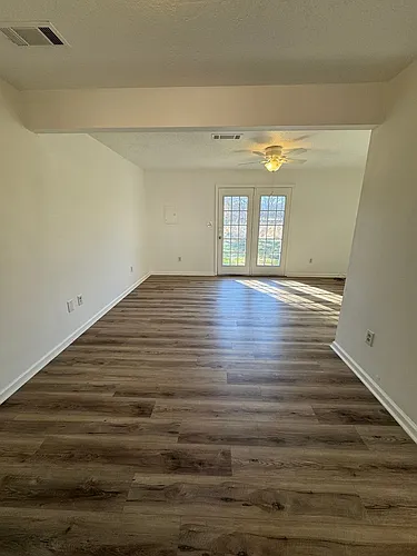 427 Mount Pelia Rd Photo 1