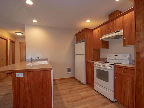 5th image of 103 Madison Ave #C