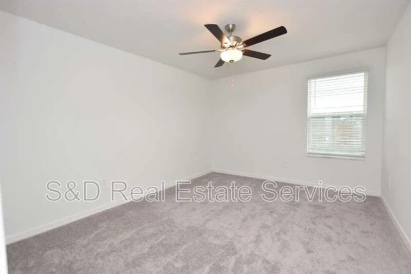 6 bed, 3.0 bath, 3326 sqft, $2,650 — Photo 1