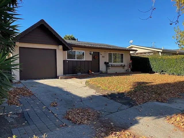 1885 Huasna Dr