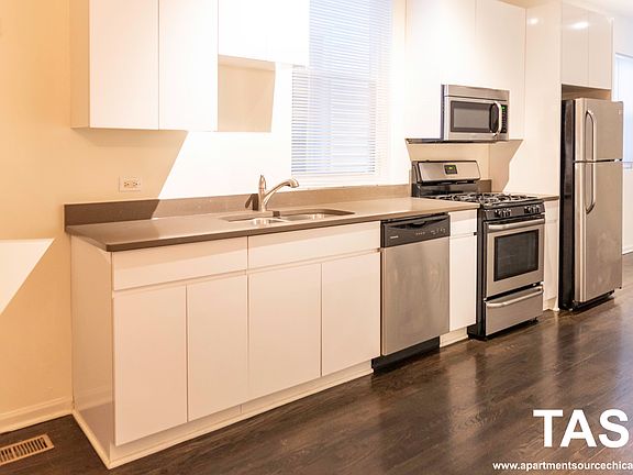4th image of 2438.5 N Ashland Ave #1R