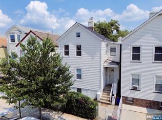 323 John St, Harrison, NJ 07029