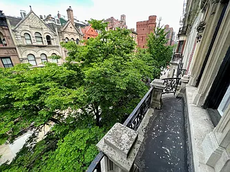 Rented by R New York