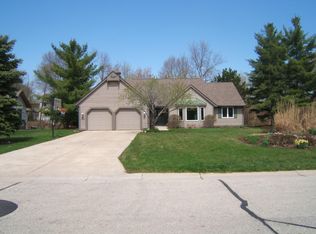 N26W22552 Oakwood Ln, Waukesha, WI 53186