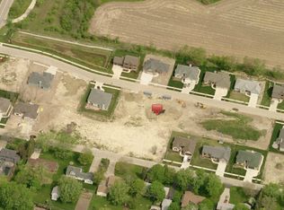 673 Friar Dr, Aurora, IL 60505