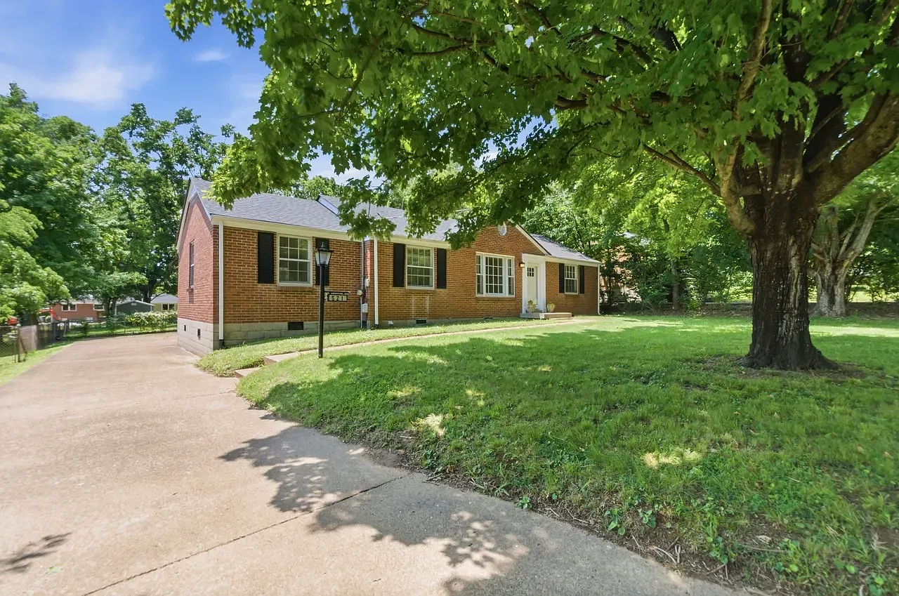 3 bed, 1462 sqft, $2,700 — Photo 2