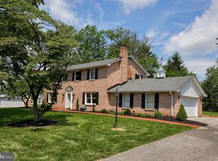 1005 Gleneagles Dr, York, PA 17404