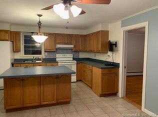 86 Stillman Ave, Pawcatuck, CT 06379