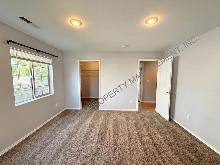 1204 Forsythia Ave — Photo 16