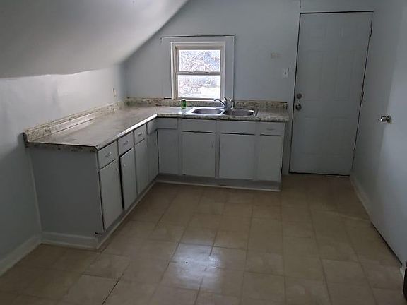 2nd image of 3124 W 43rd St #Up