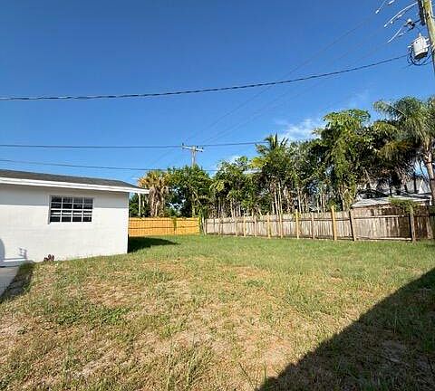 3rd image of 364 Garden Boulevard