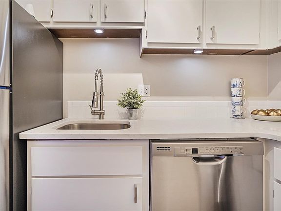 2nd image of 4110 E Hale Pkwy #4K