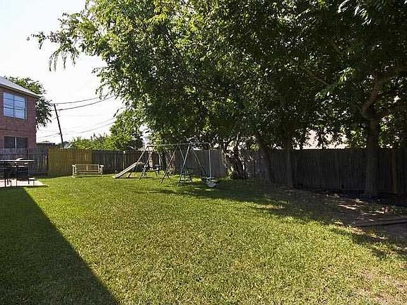 4th image of 6614 Roseborough Dr