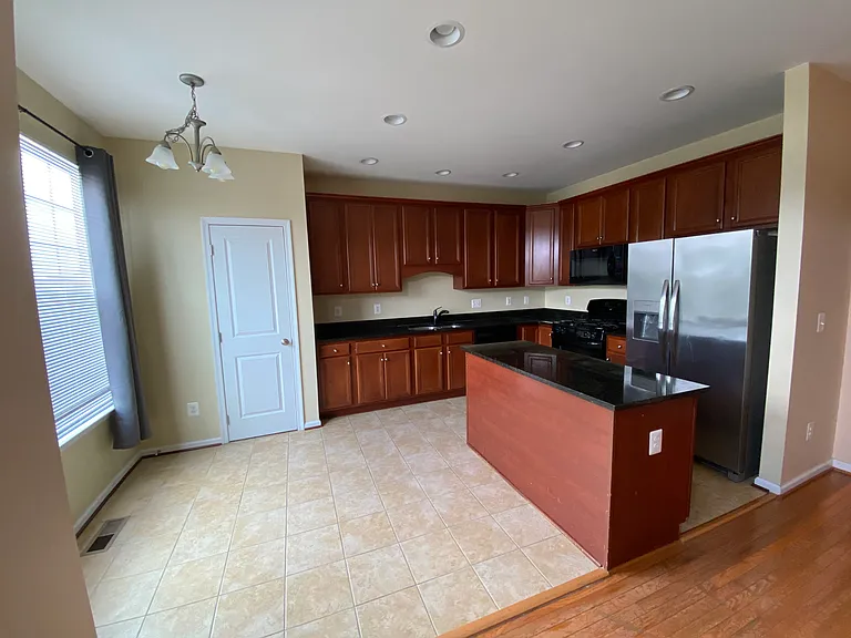258 Woodstream Blvd — Photo 8