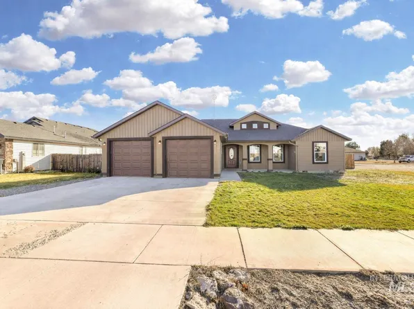 113 Riverview Dr, Shoshone, ID 83352