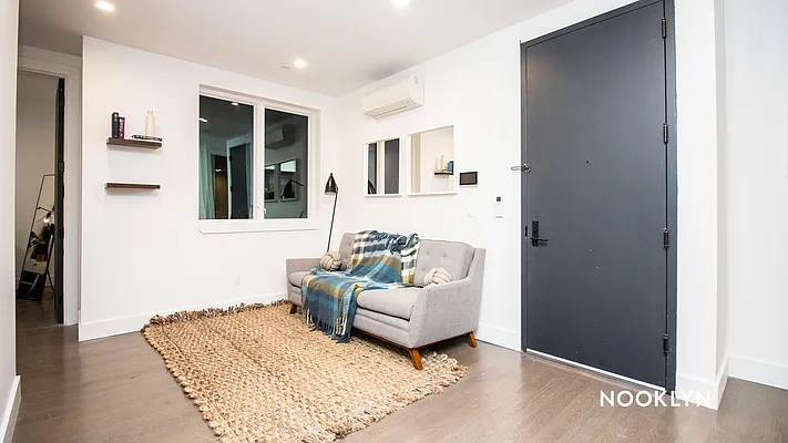 Rented by Nooklyn NYC LLC | media 21