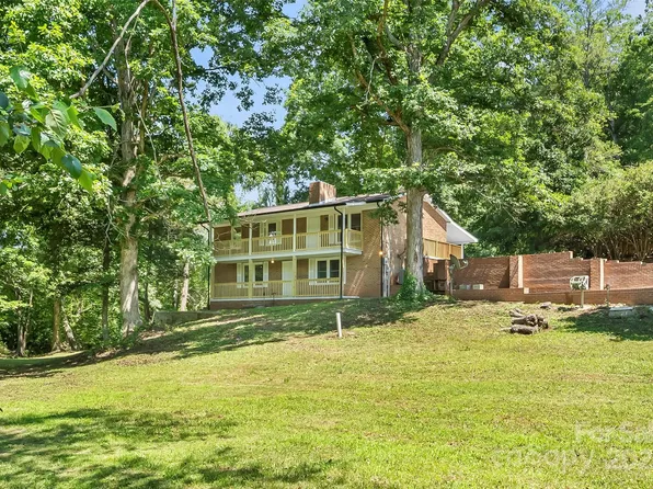 103 Emorywood Dr, Morganton, NC 28655