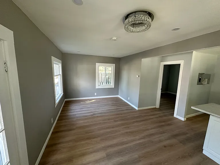 135 Market St — Photo 9