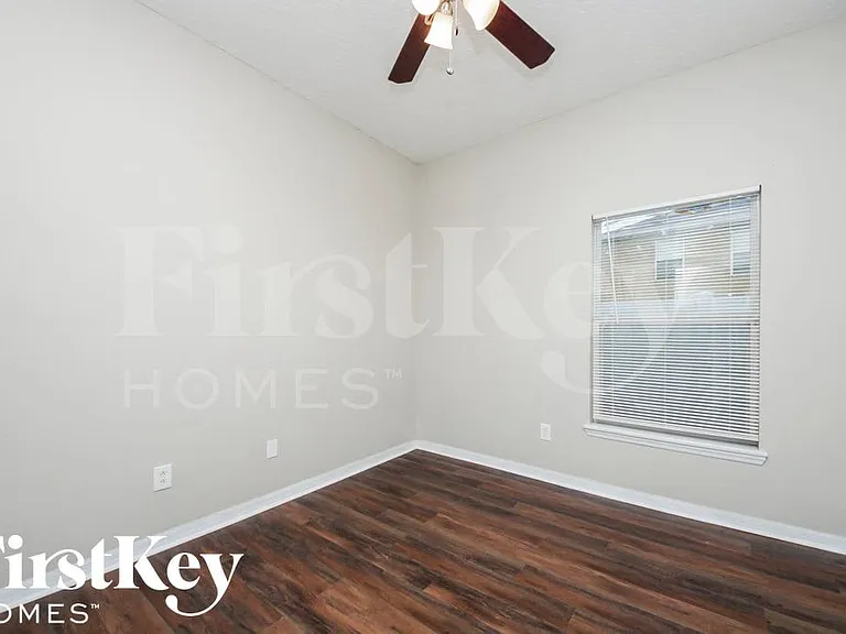4302 Hidden Meadow Dr — Photo 12