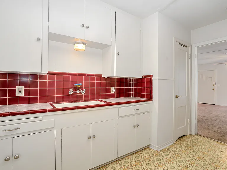 5832 Locke Ave — Photo 10