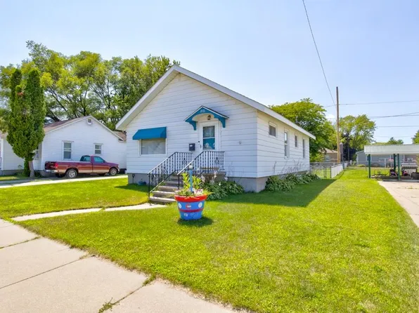 1821 15th St, Menominee, MI 49858