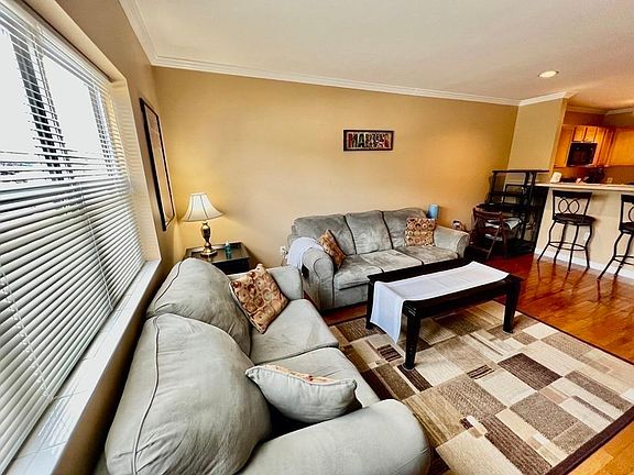 5th image of 140 Railroad Ave APT B313