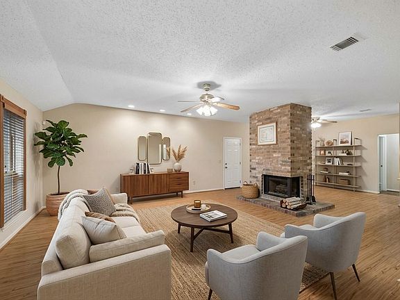 4th image of 9214 Palm Shores Dr