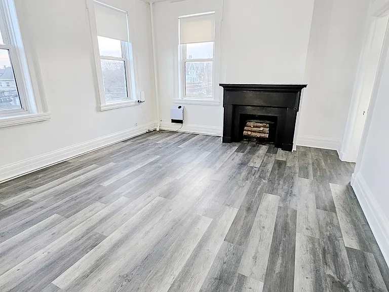 303 E Washington St #5 — Photo 9