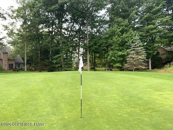 758 Bunting Rd, Canadensis, PA 18325