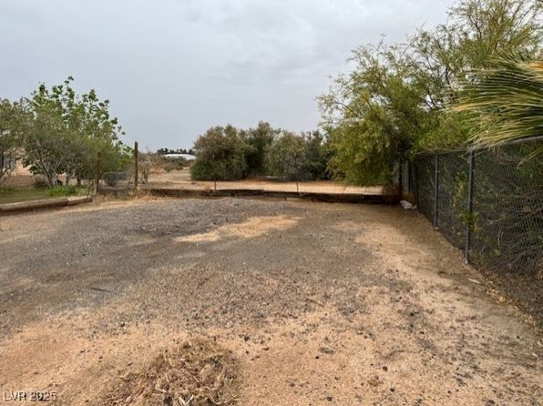 810 Catherine Ave, Moapa Valley, NV 89040