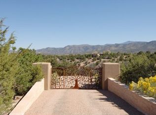 30 Vista Hermosa, Santa Fe, NM 87506