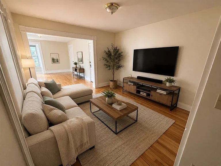 122 Elm St #D — Photo 5