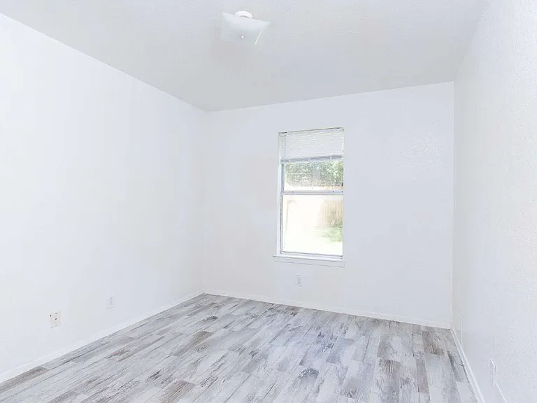 2018 Cedarhill Dr #B — Photo 11