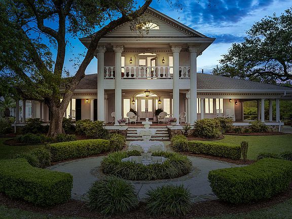 2nd image of 855 E Scenic Dr