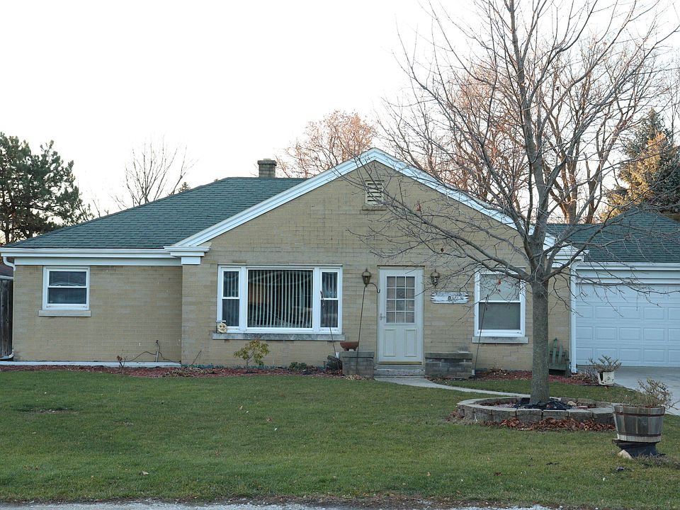 2nd image of 1112 Colonial Dr W