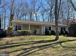6 Oak Shade Rd, Sterling, VA 20164