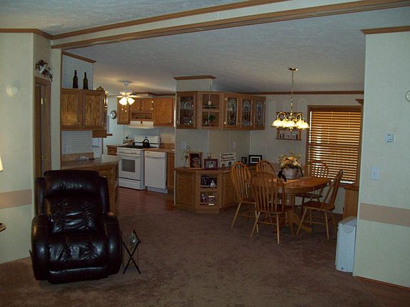 4th image of 518 Bush Lake Ln
