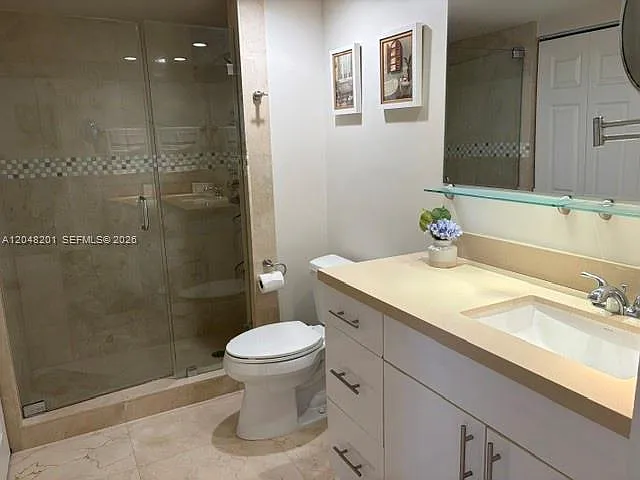 19707 Turnberry Way #4L — Photo 32