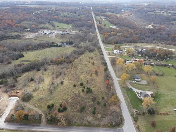 1 S Buckner Tarsney Rd, Buckner, MO 64016